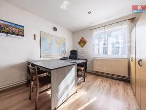 Prodej obchodního prostoru, Lišany, 832 m2
