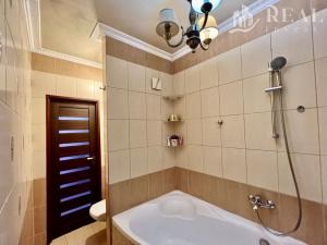 Prodej bytu 4+1, Chomutov, Jirkovská, 78 m2