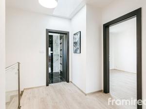 Prodej rodinného domu, Holubice, 179 m2