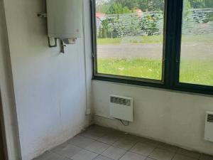 Pronájem komerční nemovitosti, Korozluky