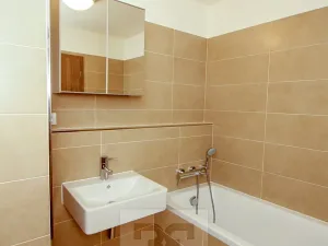 Pronájem bytu 2+kk, Praha - Hrdlořezy, Učňovská, 49 m2
