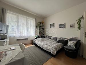 Prodej bytu 1+kk, Praha - Košíře, Holečkova, 25 m2