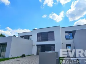 Prodej rodinného domu, Sezemice, Družstevní, 121 m2