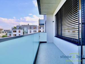 Pronájem bytu 1+kk, Praha - Malešice, Azzoniho, 36 m2