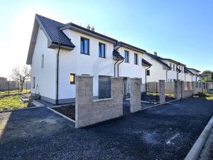 Prodej bytu 4+kk, Přerov nad Labem, 125 m2