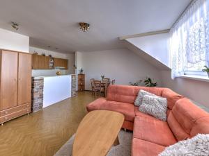 Prodej bytu 2+kk, Šanov, Komenského, 66 m2