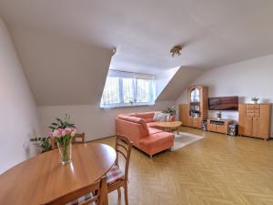 Prodej bytu 2+kk, Šanov, Komenského, 66 m2