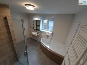 Pronájem bytu 3+kk, Dolní Radechová, Na Kruhovce, 63 m2