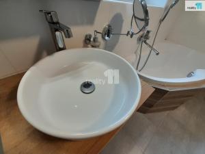 Pronájem bytu 3+kk, Dolní Radechová, Na Kruhovce, 63 m2