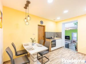 Prodej bytu 6+kk a větší, Znojmo, Palackého, 122 m2