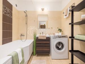 Prodej bytu 3+1, Český Krumlov - Domoradice, Urbinská, 67 m2