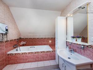 Prodej rodinného domu, Líšnice, 152 m2