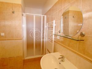 Pronájem bytu 1+kk, Praha - Vršovice, Krymská, 42 m2