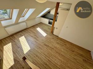 Prodej bytu 2+kk, Praha - Libeň, Zenklova, 83 m2
