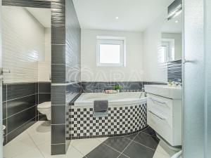 Prodej rodinného domu, Praha - Koloděje, K Sibřině, 217 m2