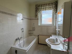 Prodej bytu 3+1, Klatovy - Klatovy V, Plánická, 128 m2