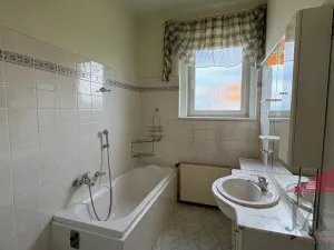 Prodej bytu 3+1, Klatovy - Klatovy V, Plánická, 128 m2