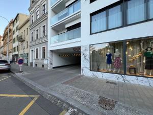 Pronájem garážového stání, Brno, Lidická, 13 m2