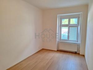 Prodej bytu 3+1, Praha - Holešovice, U Uranie, 60 m2