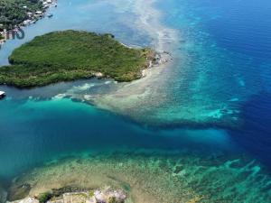 Prodej pozemku, Coxen Hole, Roatán, Honduras, 1000 m2