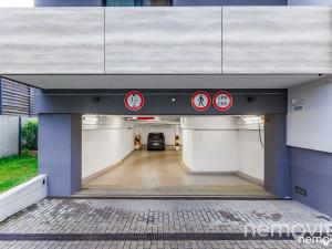 Prodej garážového stání, Praha - Vinohrady, Perucká, 18 m2