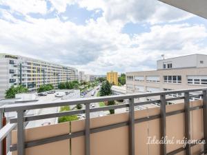 Pronájem bytu 2+kk, Praha - Horní Měcholupy, Na křečku, 56 m2