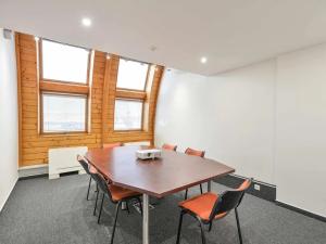 Pronájem kanceláře, Praha - Libeň, Na žertvách, 314 m2