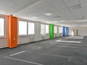 Pronájem kanceláře, Praha - Libeň, Na žertvách, 2000 m2