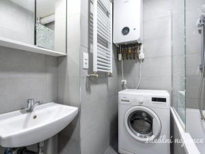 Pronájem bytu 2+kk, Praha - Braník, Nad přívozem, 42 m2
