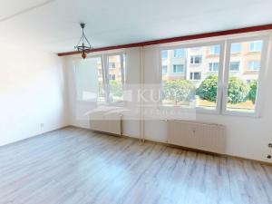 Pronájem bytu 1+kk, Jince, Zborovská, 33 m2