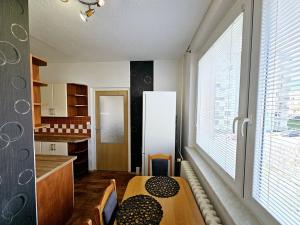 Pronájem bytu 4+1, Třebíč - Borovina, Zahraničního odboje, 72 m2