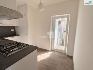 Pronájem bytu 1+1, Praha - Hloubětín, Kukelská, 43 m2
