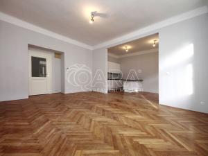 Pronájem kanceláře, Praha, Kořenského, 124 m2