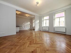 Pronájem kanceláře, Praha, Kořenského, 124 m2