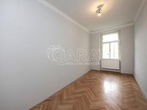 Pronájem kanceláře, Praha, Kořenského, 124 m2