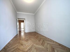 Pronájem kanceláře, Praha, Kořenského, 124 m2
