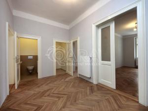 Pronájem kanceláře, Praha, Kořenského, 124 m2