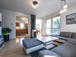 Prodej rodinného domu, Praha - Újezd nad Lesy, Novosibřinská, 270 m2
