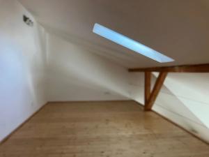 Pronájem bytu 2+kk, Praha, Bělohorská, 53 m2