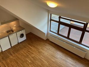 Pronájem bytu 2+kk, Praha, Bělohorská, 53 m2