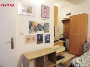 Pronájem bytu 1+kk, Karlovy Vary - Drahovice, Blahoslavova, 26 m2