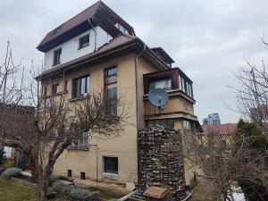 Prodej podílu rodinného domu, Praha, Hornoměcholupská, 240 m2