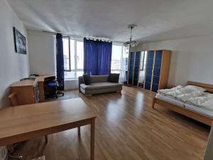 Pronájem bytu 1+kk, Praha - Strašnice, Vinohradská, 43 m2