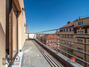 Pronájem bytu 2+kk, Praha - Žižkov, Baranova, 41 m2
