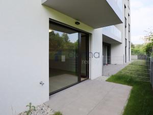 Pronájem bytu 1+kk, Praha, V třešňovce, 40 m2