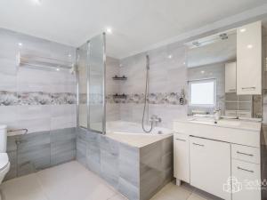 Prodej rodinného domu, Habartov - Horní Částkov, 150 m2