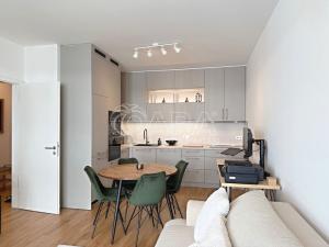 Pronájem bytu 2+kk, Praha, Armády, 65 m2