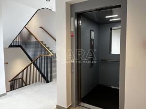 Pronájem bytu 2+kk, Praha, Armády, 65 m2