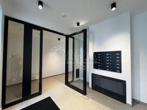 Pronájem bytu 2+kk, Praha, Armády, 65 m2