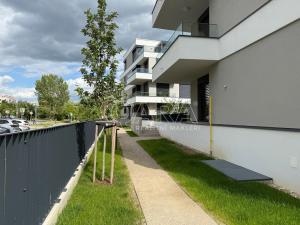 Pronájem bytu 2+kk, Praha, Armády, 65 m2